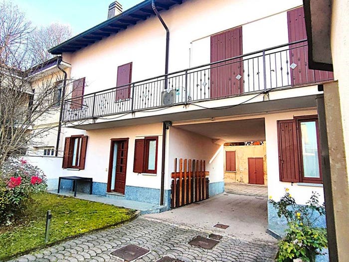 Casa con 5 locali in vendita in Via Filzi, Centro, Caronno Pertusella
