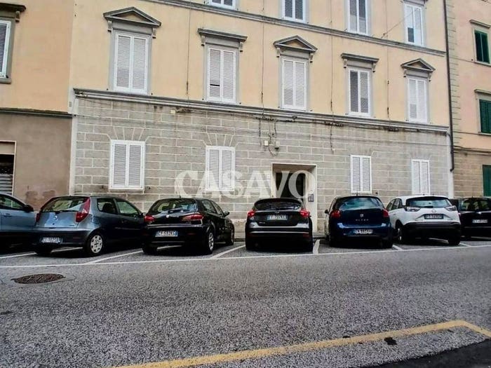 Appartamento con 6 locali in vendita in Via Pietro Paoli, Attias Marconi, Livorno
