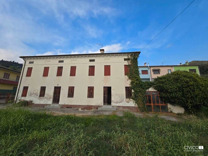 Casa con 6 locali in vendita in Via G Verdi, Centro, Villaga