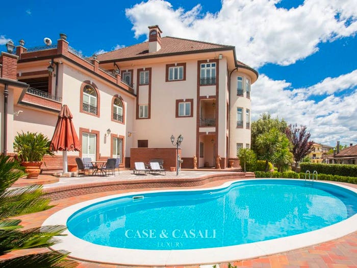 Casa con 6 locali in vendita in Vicalvi