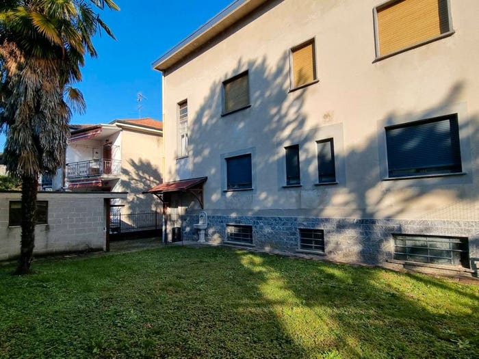 Appartamento quadrilocale in vendita in Via Bassano, Centro, Limbiate
