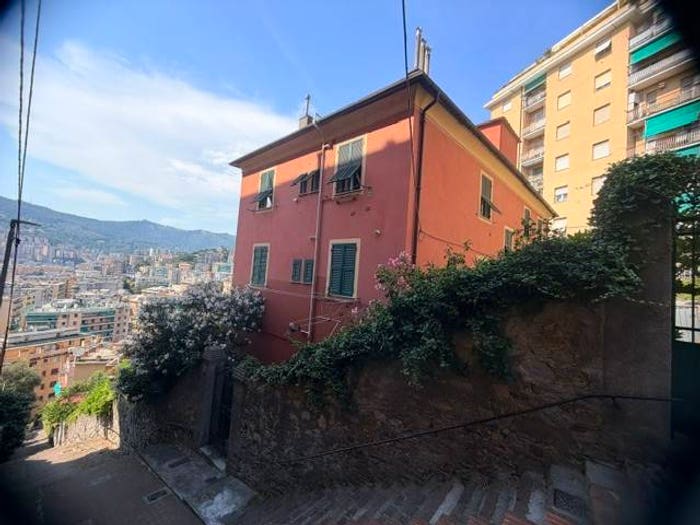 Appartamento quadrilocale in vendita in Salita dell'Orso, Marassi, Genova