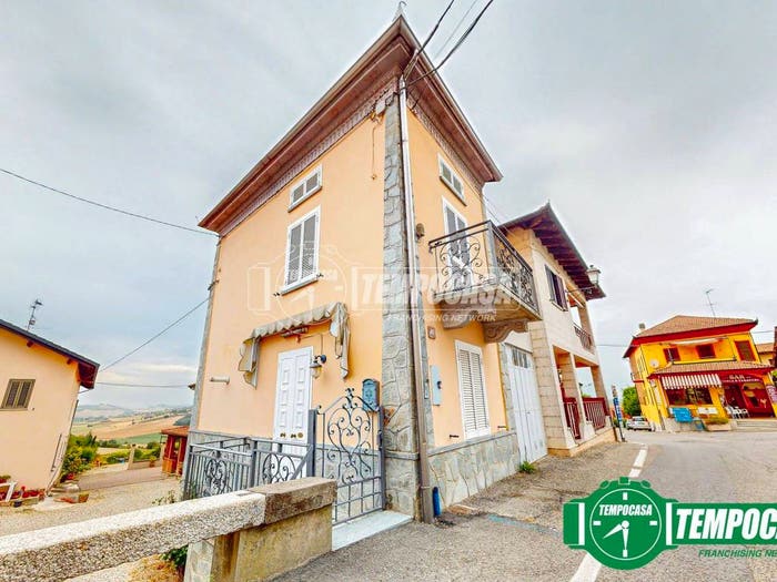 Casa quadrilocale in vendita in Via Roma, Cuccaro Monferrato, Lu e Cuccaro Monferrato
