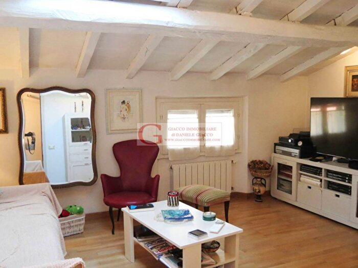 Appartamento trilocale in vendita in Via Stagi Stagio, Centro, Forte dei Marmi
