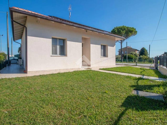 Casa quadrilocale in vendita in Via Nuova, San Zaccaria, Ravenna