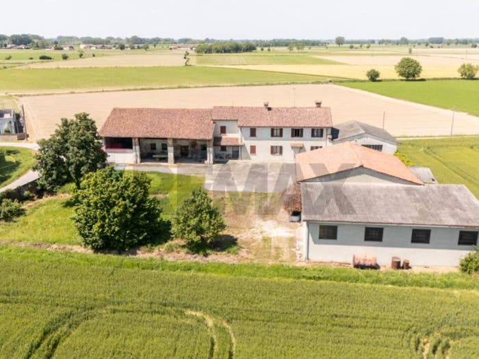 Casa con 6 locali in vendita in VIA PO MORTO, Centro, Torricella del Pizzo