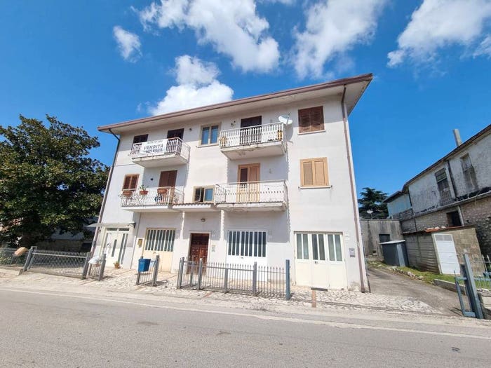 Appartamento trilocale in vendita in Via F di Benedetto, Centro, Montemiletto