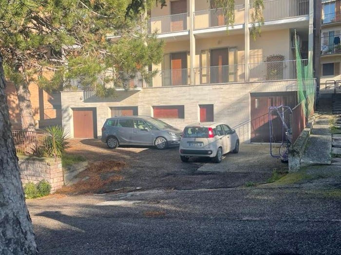 Appartamento quadrilocale in vendita in Via Lorenzo Perosi, Zona Nuova, Assisi