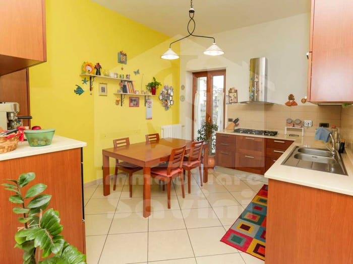 Appartamento trilocale in vendita in Via Giovanni Amendola, Centro, Genzano di Roma