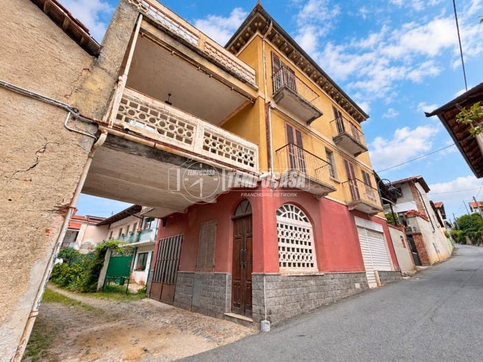 Casa con 6 locali in vendita in Via Giuseppe Garibaldi, Orio Canavese