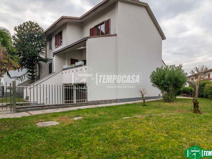 Casa quadrilocale in vendita in Via Giorgio de Chirico, Rescaldina