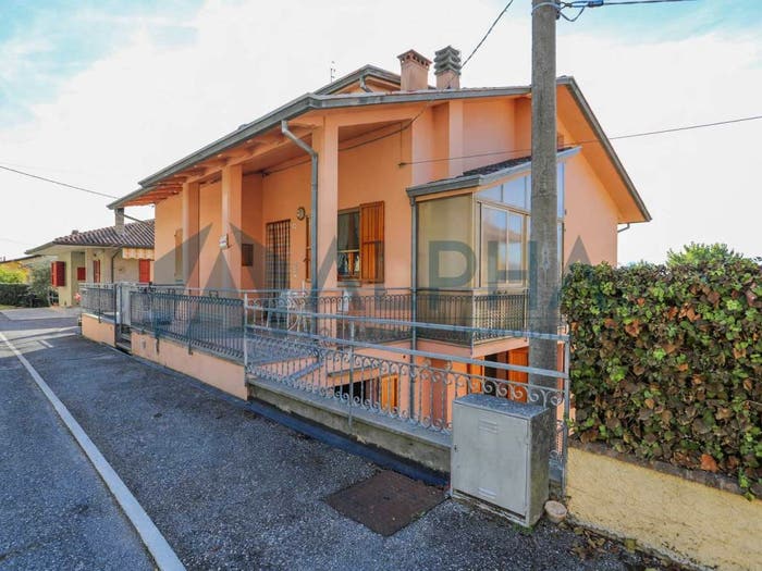 Casa quadrilocale in vendita in Via della Repubblica, Centro, Borghi