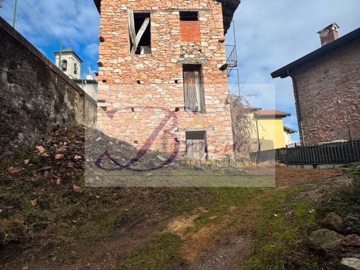 Casa con 5 locali in vendita in Cavagnano, Cuasso al Monte