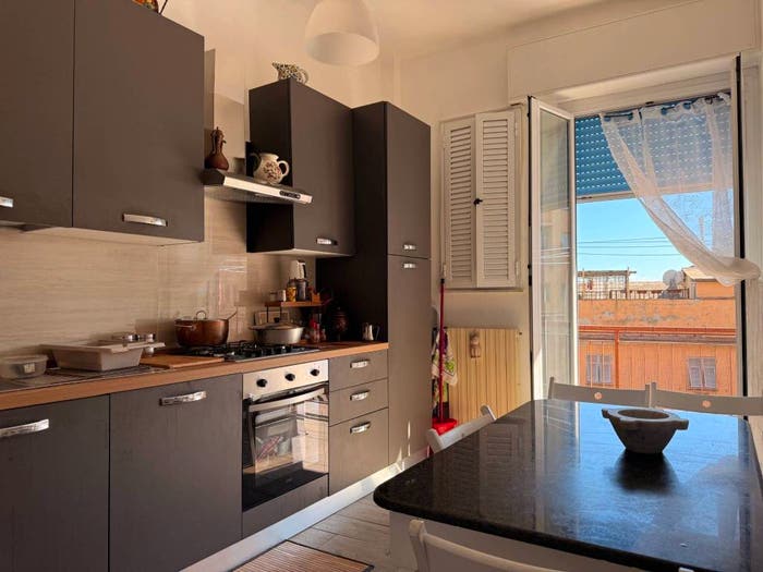 Appartamento quadrilocale in vendita in Via Cervo, Voltri, Genova