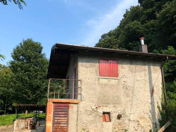 Casa bilocale in vendita in Via Battisti No Number, Cremenaga