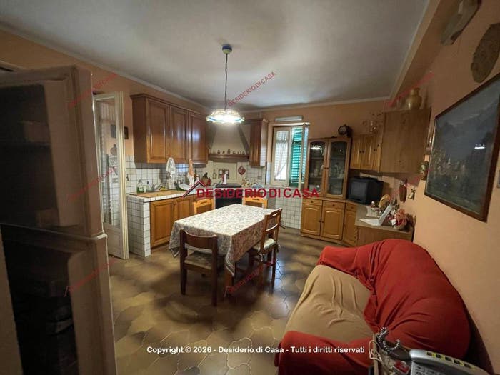 Appartamento quadrilocale in vendita in Via Filippo Riccobono, Montelepre