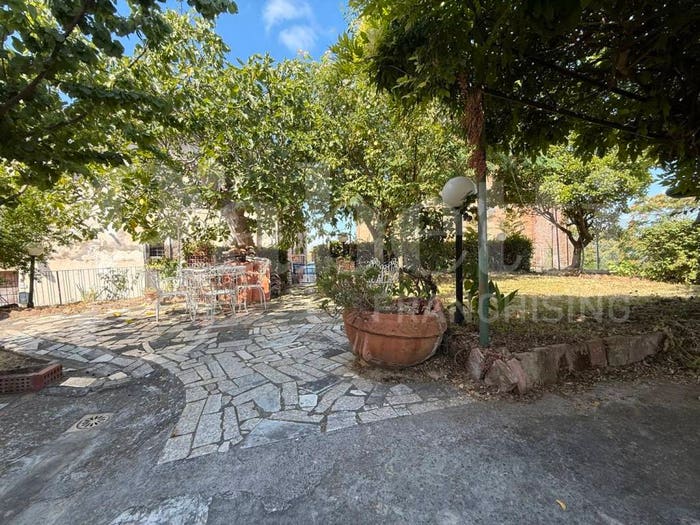 Casa con 5 locali in vendita in Palaia