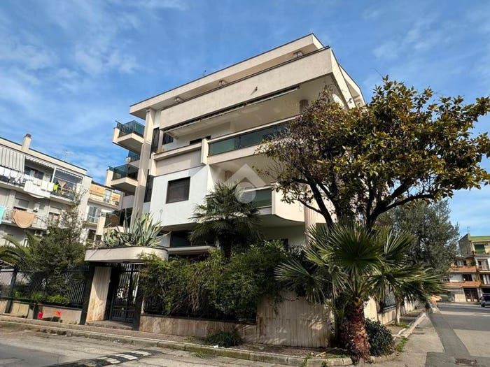 Appartamento quadrilocale in vendita in Via Fratelli Rosselli, Centro, Cardito