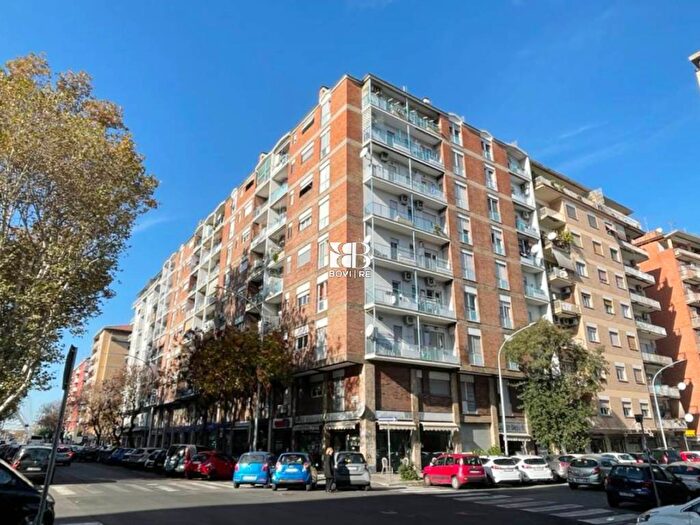 Appartamento trilocale in vendita in Circonvallazione Ostiense, Garbatella, Roma
