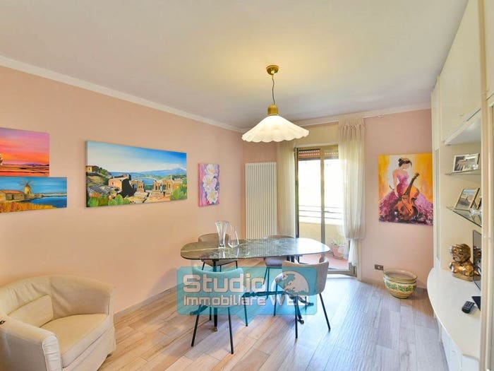 Appartamento trilocale in vendita in Via Giuseppe Verdi, Centro, Merone