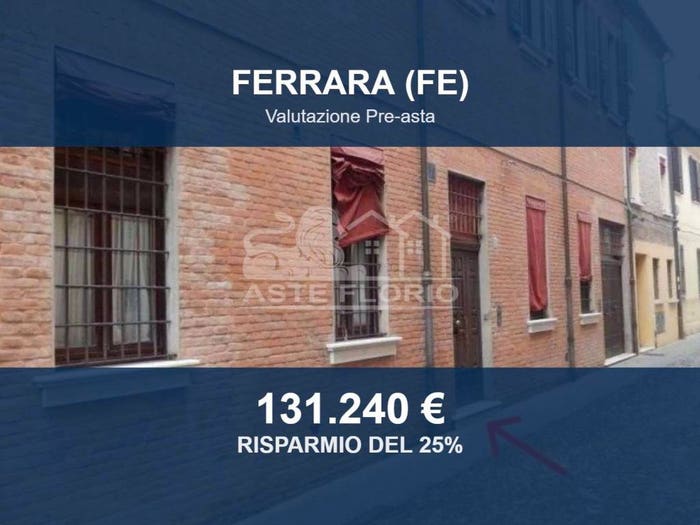 Appartamento trilocale in vendita in Via Gusmaria, Centro, Ferrara