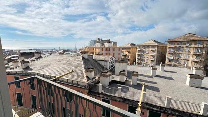 Appartamento quadrilocale in vendita in Via Francesco Ravaschio, Sestri Ponente, Genova