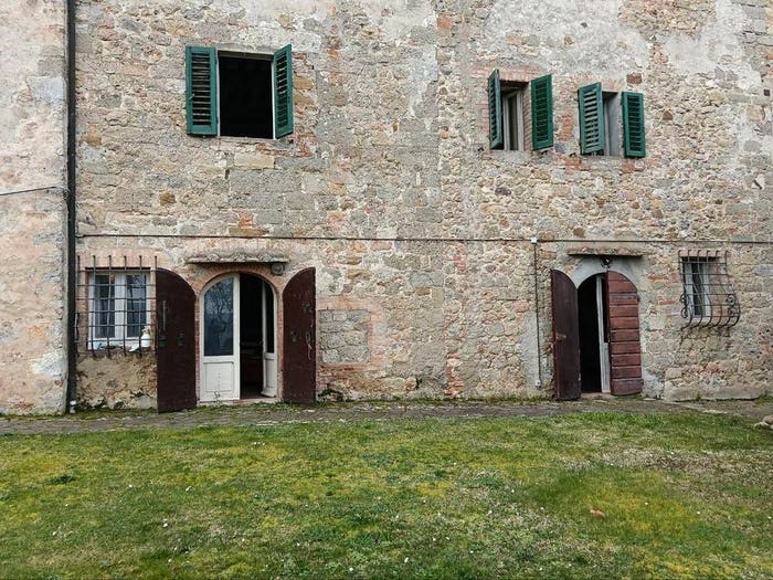 Casa con 6 locali in vendita in Via Dante Monnecchi, Casole d'Elsa