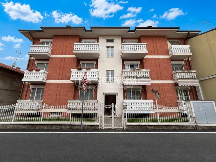 Appartamento quadrilocale in vendita in Via Farini, Centro, Cigliano