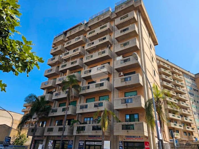 Appartamento quadrilocale in vendita in Via Buonriposo, Brancaccio, Palermo