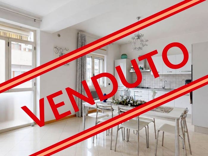 Appartamento trilocale in vendita in Via Giovanni Linguiti, Aversa