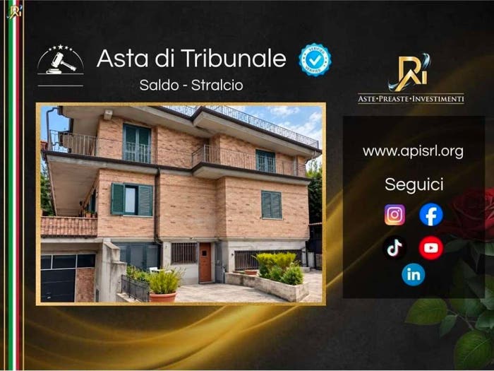 Appartamento con 6 locali in vendita in Via Libertà, Avella