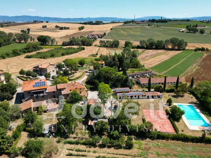 Casa con 6 locali in vendita in Località Ceraso, San Fatucchio, Castiglione del Lago