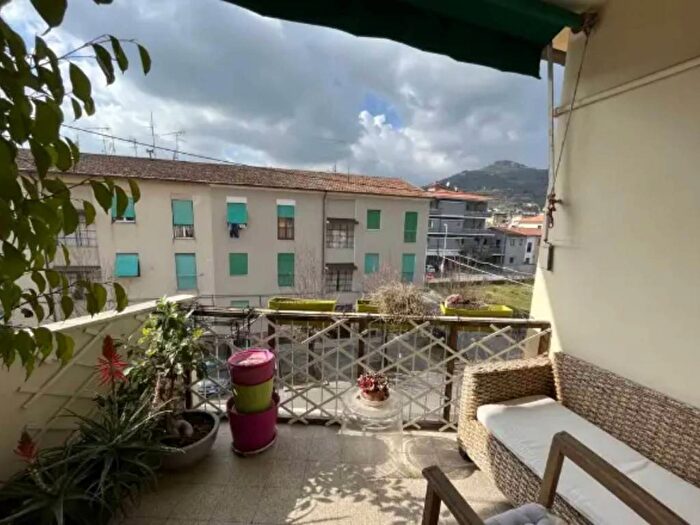 Appartamento quadrilocale in vendita in Via Martiri della Libertà, Centro, Pescia