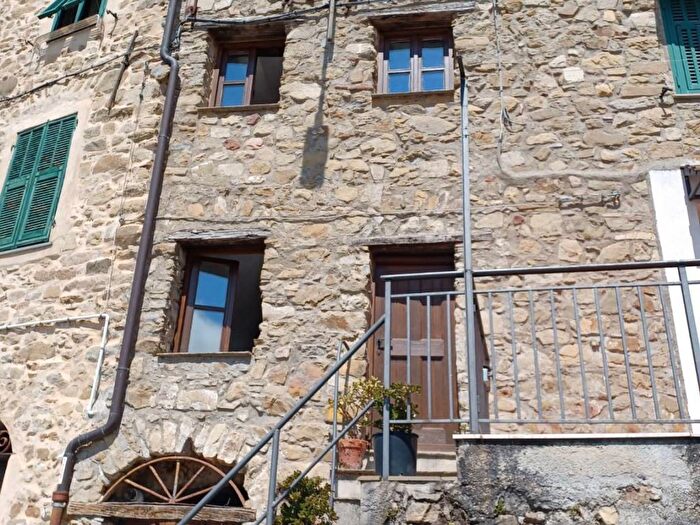Casa trilocale in vendita in Piazza A Podestà, Bajardo