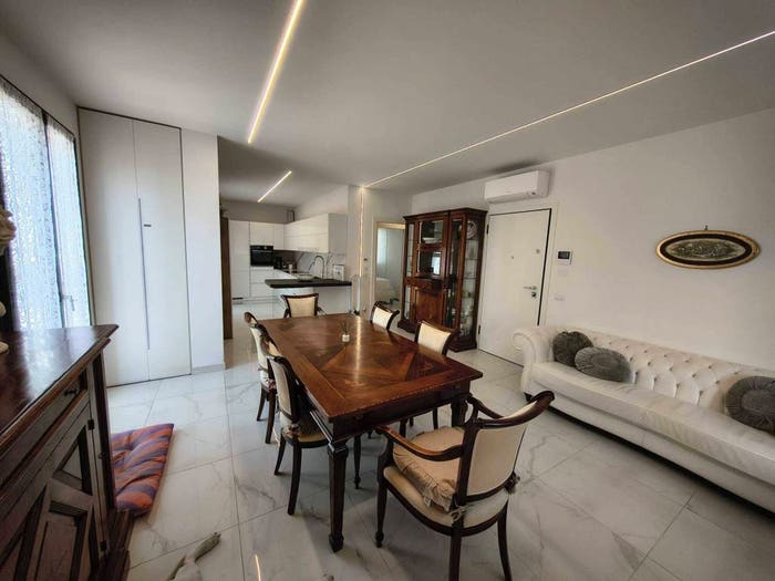 Appartamento quadrilocale in vendita in Via Raffaele Adimari, Marebello, Rimini