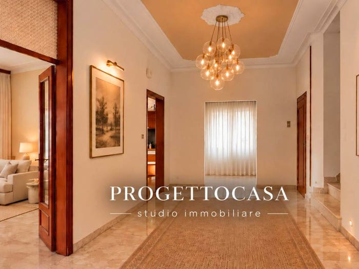 Casa con 6 locali in vendita in Piazza Duca d'Aosta, Centro, Mogliano Veneto