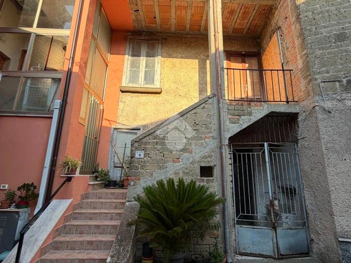 Casa trilocale in vendita in Via Paolo Emilio Imbriani, Trescine, Cervinara