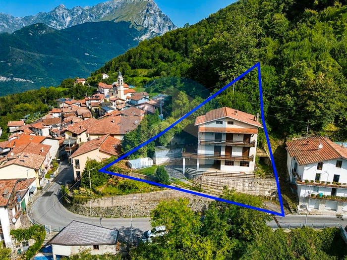 Casa con 6 locali in vendita in Via Alta Guardia, Astrio, Breno