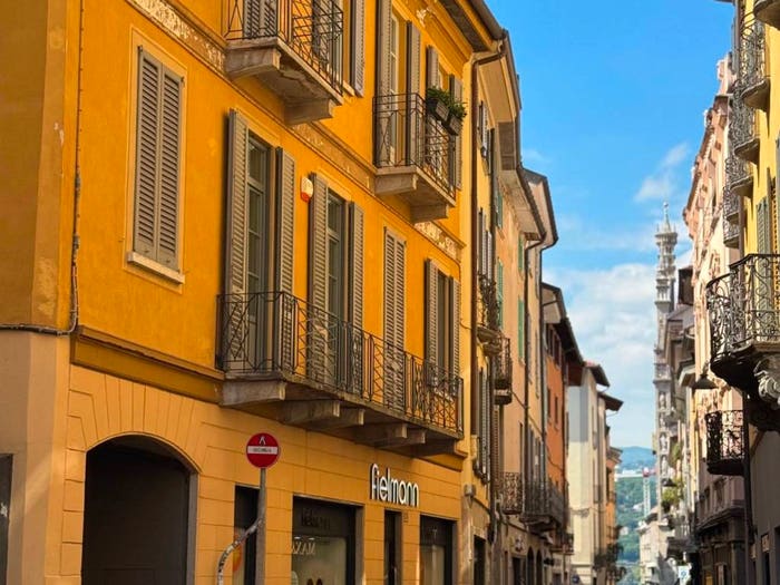 Appartamento quadrilocale in vendita in Via Vittorio Emanuele II, Centro Storico, Como