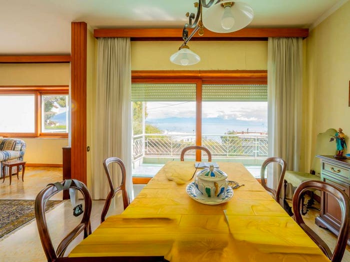 Appartamento con 6 locali in vendita in Via Gneo Nevio, Posillipo, Napoli