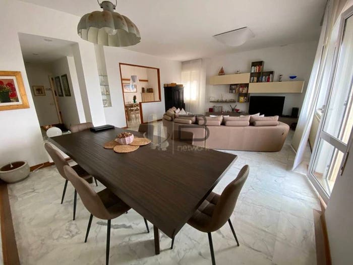 Appartamento con 6 locali in vendita in Viale Giovanni da Verrazzano, Marina di Carrara, Carrara