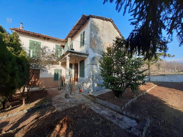 Casa con 6 locali in vendita in Via Fontanina, Villadeati