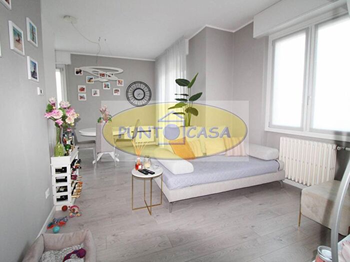 Appartamento trilocale in vendita in Viale Aosta, Torretta Martinetta San Grato, Lodi