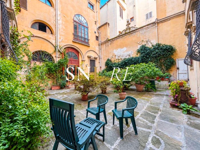 Appartamento con 6 locali in vendita in Piazza dei Mozzi, San Niccolò, Firenze