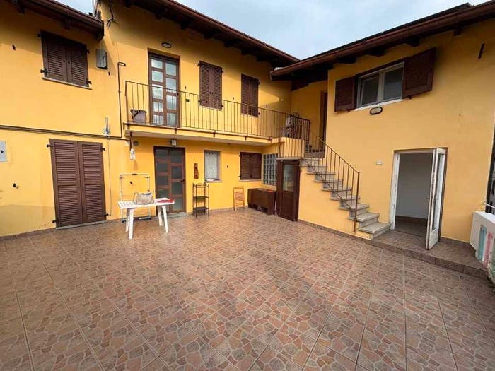 Appartamento bilocale in vendita in Via Roma, Centro, Cuasso al Monte