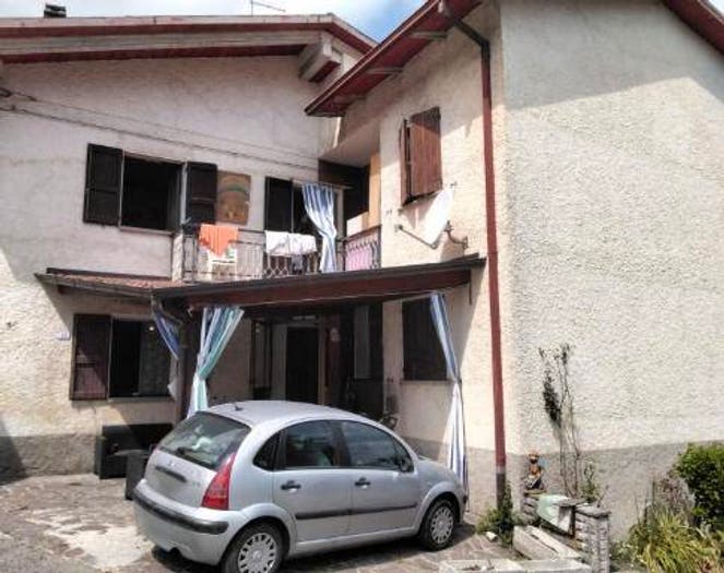 Casa quadrilocale in vendita in Via Triglia, Villa Minozzo