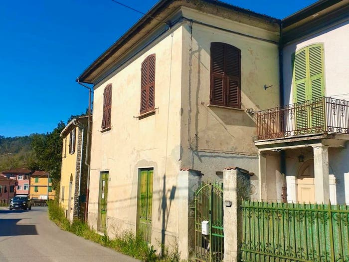 Appartamento quadrilocale in vendita in Via Maggio, Centro, Borghetto di Vara
