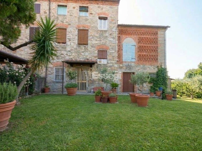 Casa con 6 locali in vendita in Via di San Ginese San Ginese, Pieve di Compito Sant'Andrea di Compito, Capannori