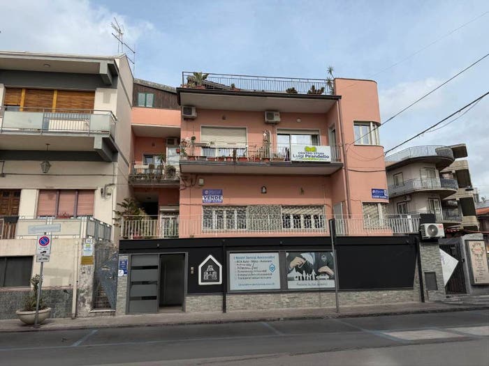 Appartamento con 5 locali in vendita in Via Emanuele Bellia, Paternò
