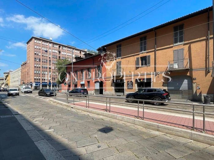 Casa con 6 locali in vendita in Via Sibari, Cadore, Milano